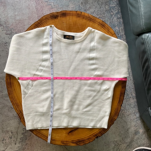 TRUTH Cropped Crew Neck Sweater Women’s Small Pullover Ribbed Boxy Cream - Picture 3 of 11